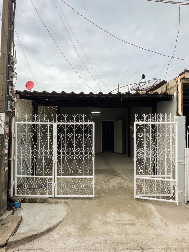 For SaleTownhomeLadkrabang, Suwannaphum Airport : Newly Renovated House for Sale in the Red Roof Village, Kheha Romklao 24