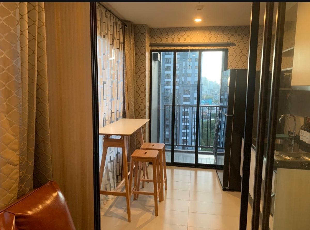 For RentCondoOnnut, Udomsuk : Rent a 1 bedroom condo room at The Base Park East Sukhumvit77 BTS On Nut. The room is ready.