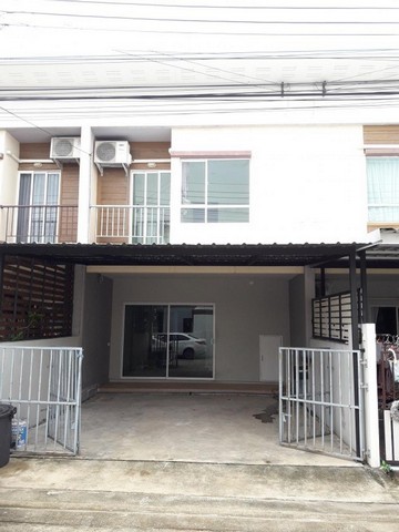 For SaleTownhousePattanakan, Srinakarin : For sale with tenant, 2-storey townhouse, Villette Light Village, Phatthanakan 38, with furniture