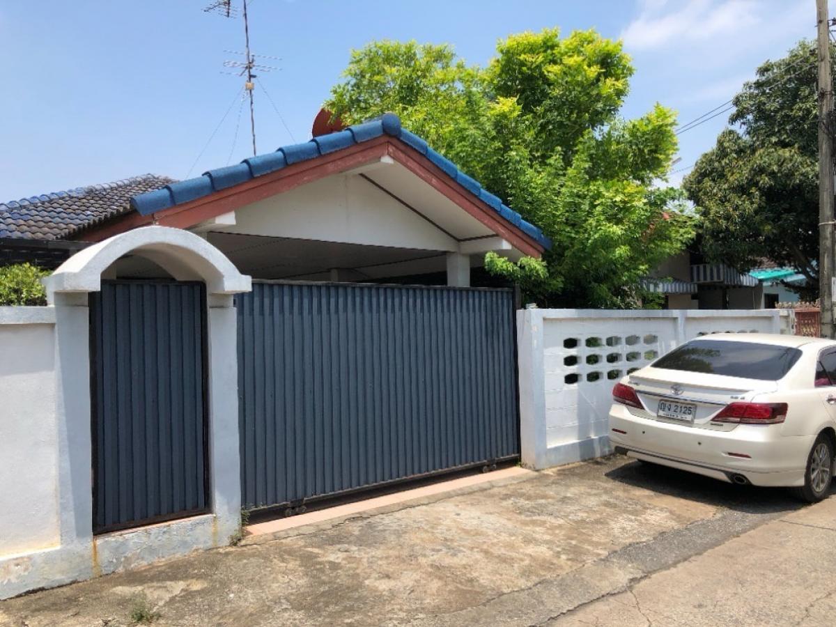 For SaleHouseNawamin, Ramindra : Single house for sale, very cheap price, Ram Intra, pets allowed, near Fashion Island shopping mall, Pink Line BTS, 6 minutes.