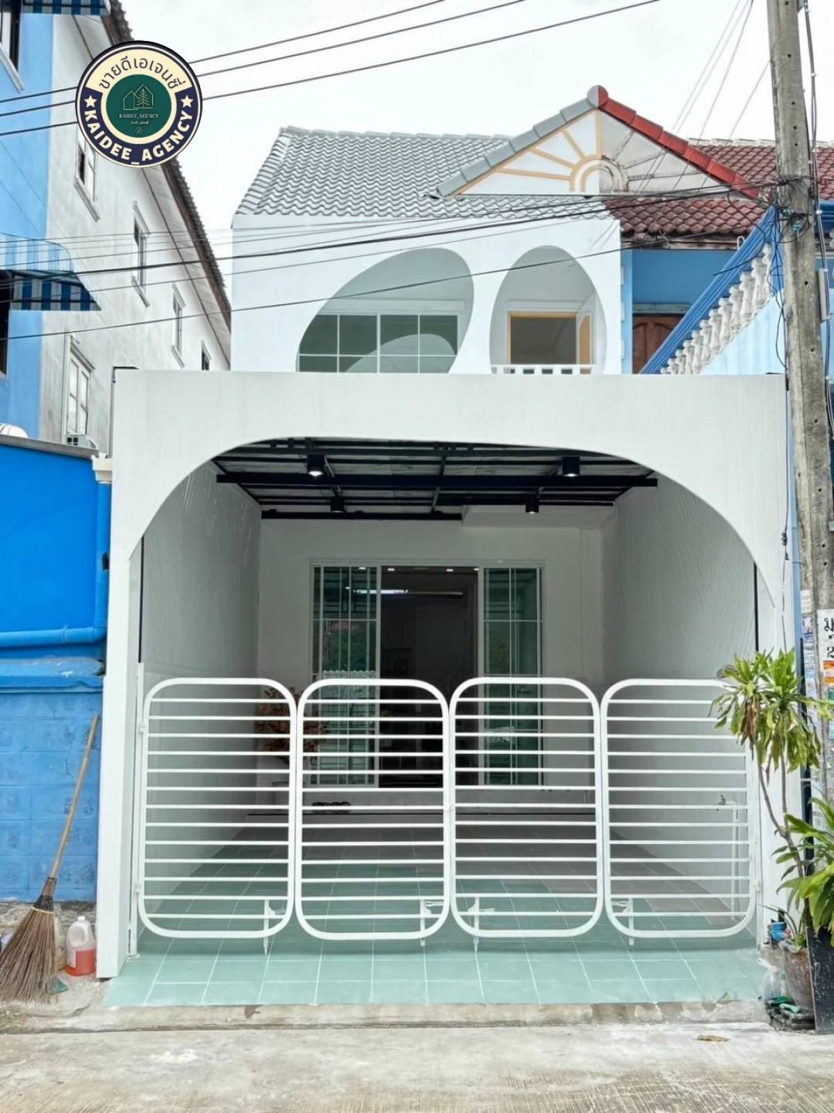 For SaleTownhouseNawamin, Ramindra : 2-storey townhouse, Suphawan Village, Hathai Rat Soi 6, Fashion Island, Big C, Makro, Lotus, HomePro, Thai Watsadu, Minburi Market, Sathit Phatthana School, Safari World, Minburi Market