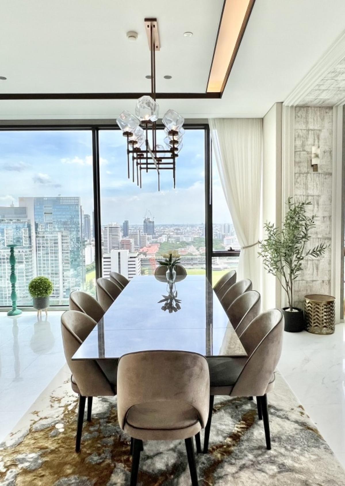 For RentCondoWitthayu, Chidlom, Langsuan, Ploenchit : For rent 4 bedroom condo Sindhorn Kempinski, Langsuan road.