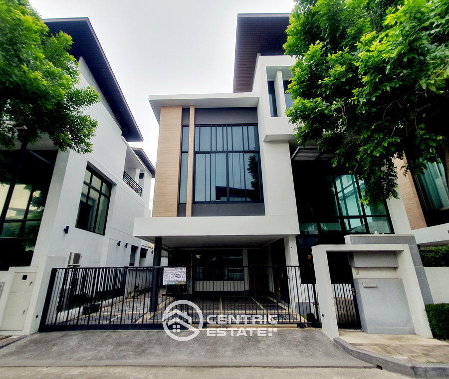 For SaleHouseKaset Nawamin,Ladplakao : For sale: 3-storey detached house, area 60.3 square wah, on the main road, decorated, ready to move in, with additional usable space, Nirvana Beyond Kaset-Nawamin project