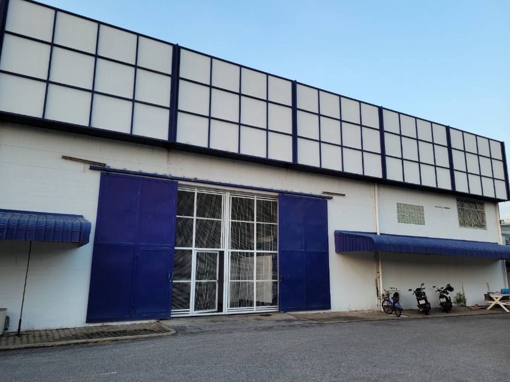 For RentWarehouseOnnut, Udomsuk : Warehouse for rent, 2 floors, good condition, strong, good location, 1,200 sq m., Soi Udomsuk 37, near Bangna Expressway