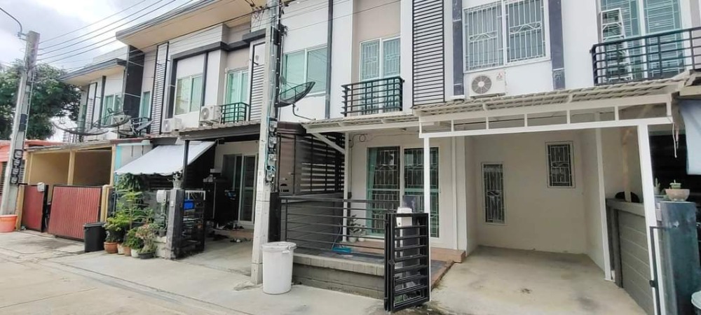 For RentTownhouseThaphra, Talat Phlu, Wutthakat : For rent: Gusto Village Sathorn-Taksin, Thet Thai Road