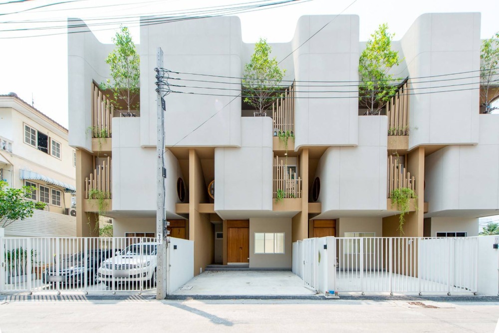 For SaleTownhouseChokchai 4, Ladprao 71, Ladprao 48, : 💮Townhouse for sale, minimalist style 💮High ceiling 💮Fully furnished, ready to move in 💮Brand new house, just completed, Lat Phrao 71, Nak Niwat