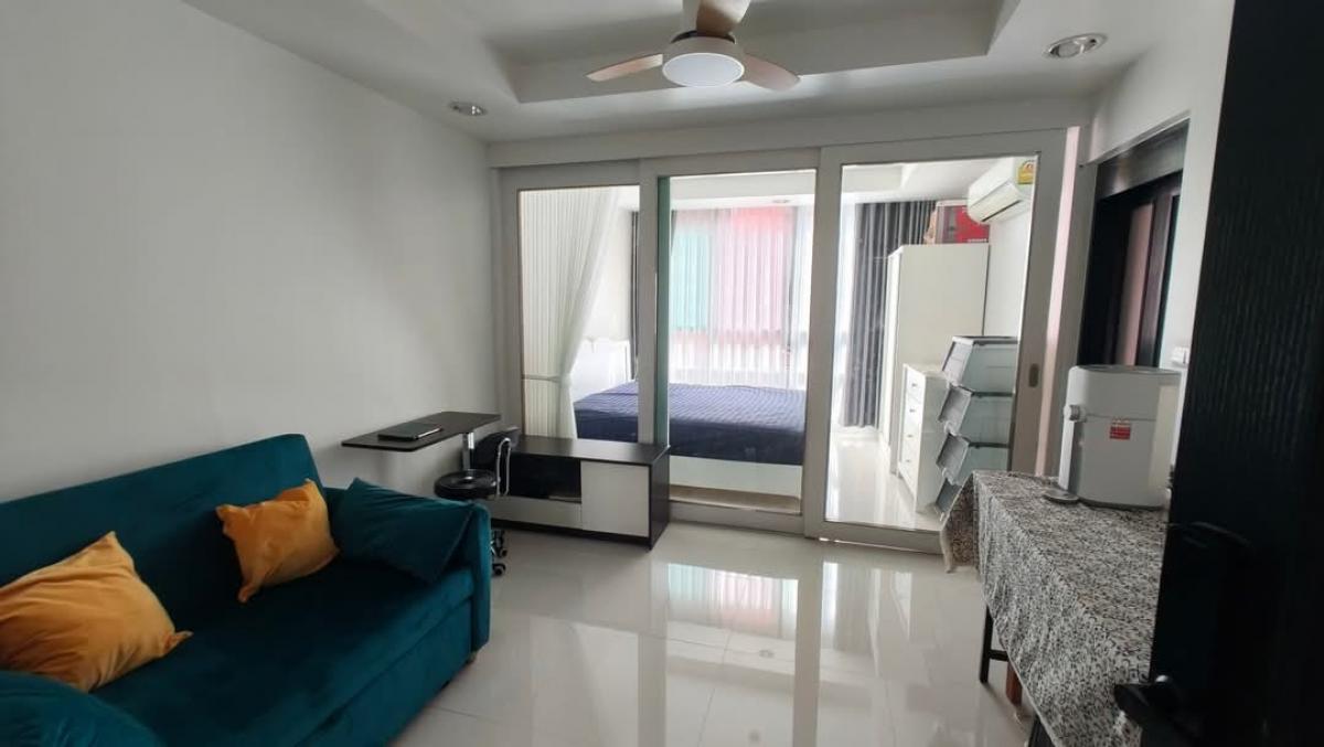 For RentCondoRatchadapisek, Huaikwang, Suttisan : 🎏🪅 Condo for rent The Kris Extra 4🪅🎏✅️ 29.7 sqm. ✅️ Floor 4 ✅️ 1 bedroom, 1 bathroom with a balcony of the fabric 🚄 Walking 400 meters to MRT Sutthisan. Opposite Thai Phatra Market Easy to find --------------------------------- Rental 12,000 baht/1 year c