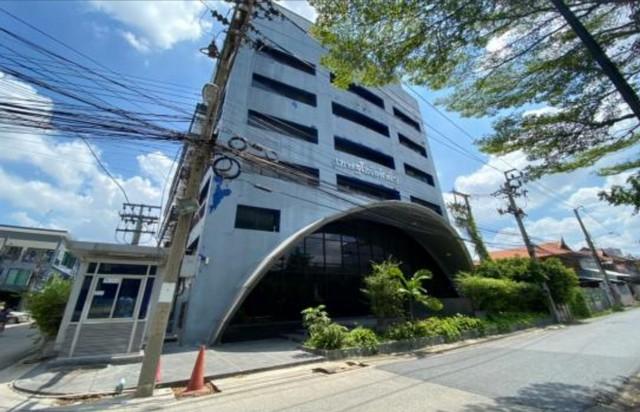 For SaleOfficeLadprao, Central Ladprao : For sale: 6-storey office building with land opposite the building, 318 square wah, Chetchotisak Building 3, Lat Phrao 15, Ratchada, near MRT Lat Phrao