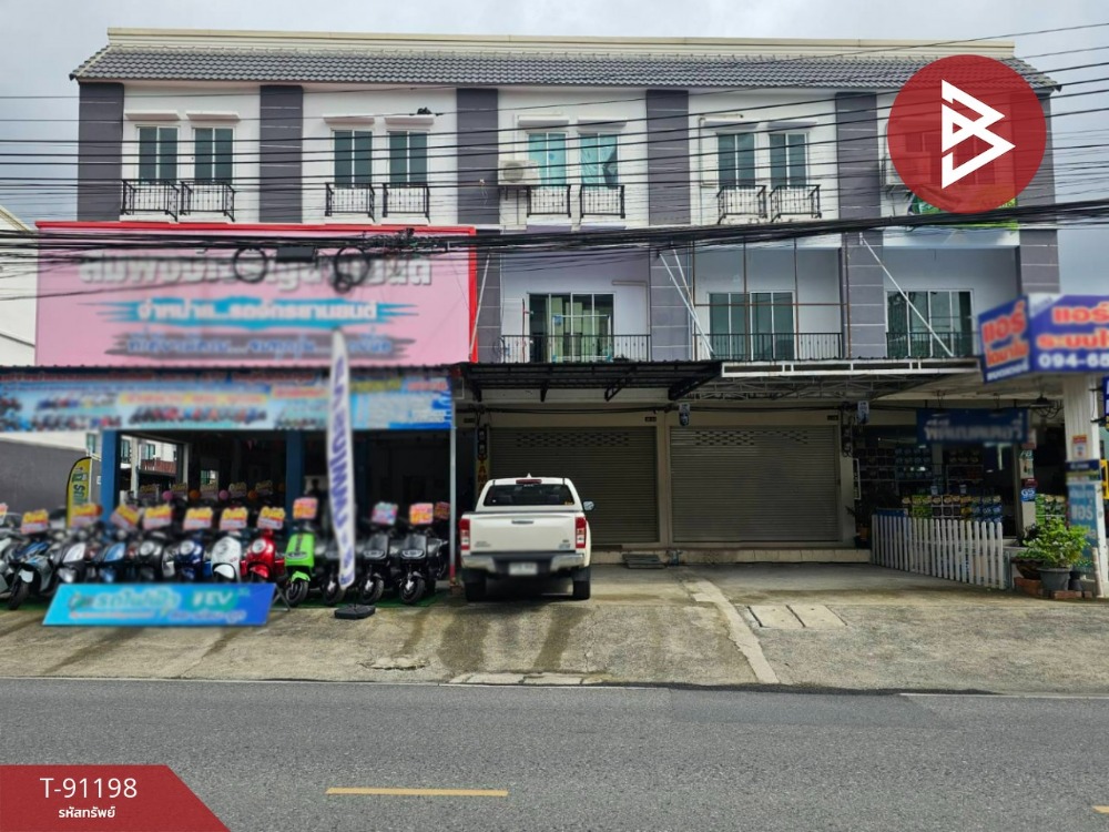 For SaleShophouseSamut Prakan,Samrong : Commercial building for sale, area 21.1 square wah, Soi Tharaphunchai 28, Bang Muang, Samut Prakan