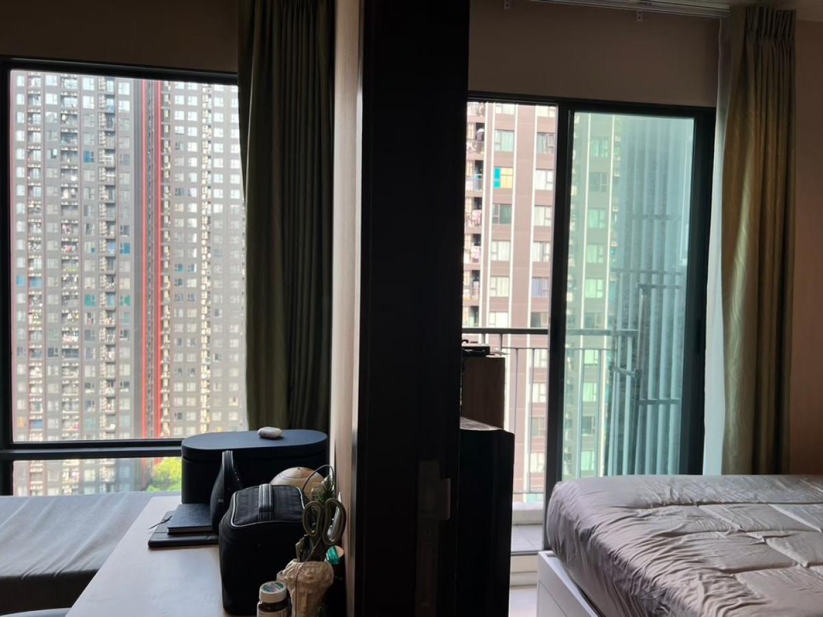 ขายคอนโดพระราม 9 เพชรบุรีตัดใหม่ RCA : For Sell Condo Rhythm Asoke @MRT Phra Ram 9 Station, 31.5 sq.m 1 Bedrooms 21th floor Fully furnished, Ready to move in