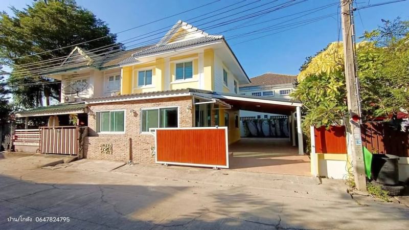 For SaleTownhouseNonthaburi, Bang Yai, Bangbuathong : Twin house, 38 sq.w., Pruksa Village 25, 3 bedrooms, 2 bathrooms, can park several cars, newly decorated throughout the house