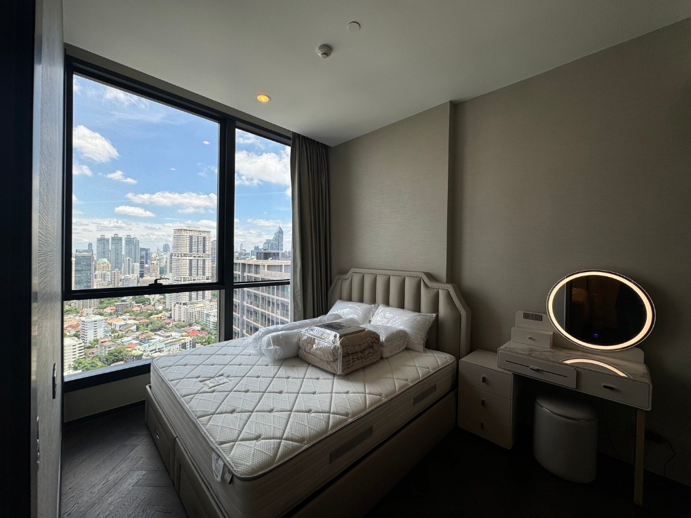 For RentCondoSukhumvit, Asoke, Thonglor : 🏢 The Esse Thonglor 🛏️ Beautiful room ✨ Many rooms 🌐 Good location, high floor 🌤️ Beautiful view 🛋️ Fully furnished 📺 Complete electrical appliances (special price)