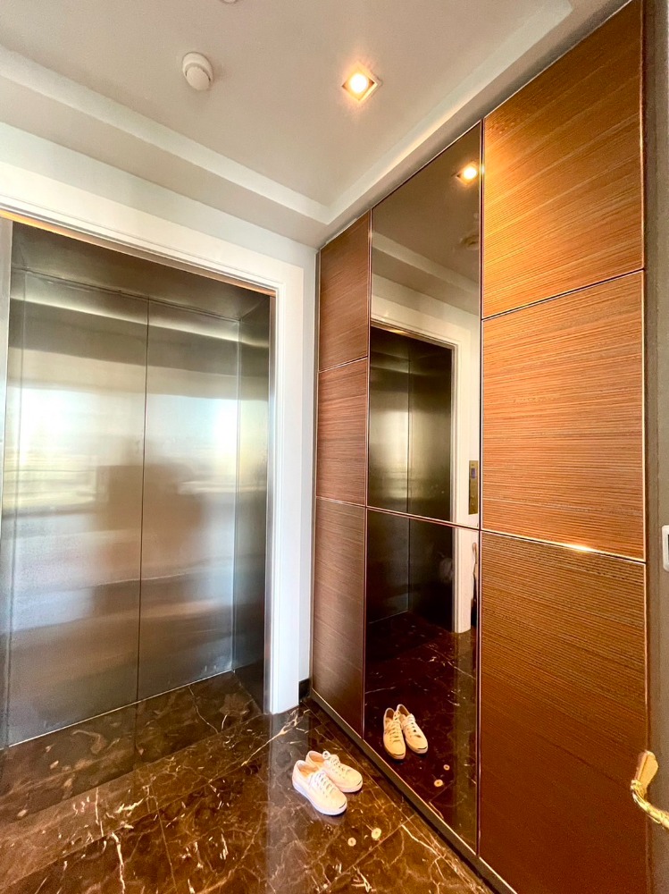 ขายคอนโดสุขุมวิท อโศก ทองหล่อ : ( U20240805400 ) FOR Sell MARQUE Sukhumvit Condo  / 2 bedroom, 2 bathroom, 127.22 Sq.M. , New room with furnished, Special Deal!!