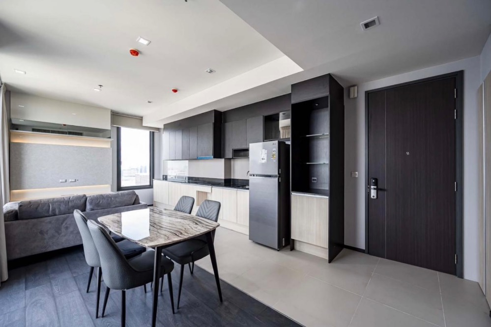 For RentCondoSukhumvit, Asoke, Thonglor : For rent: Edge by Sansiri Sukhumvit 23, large room, beautiful, ready to move in, near BTS Asoke. Interested, add Line @841qqlnr