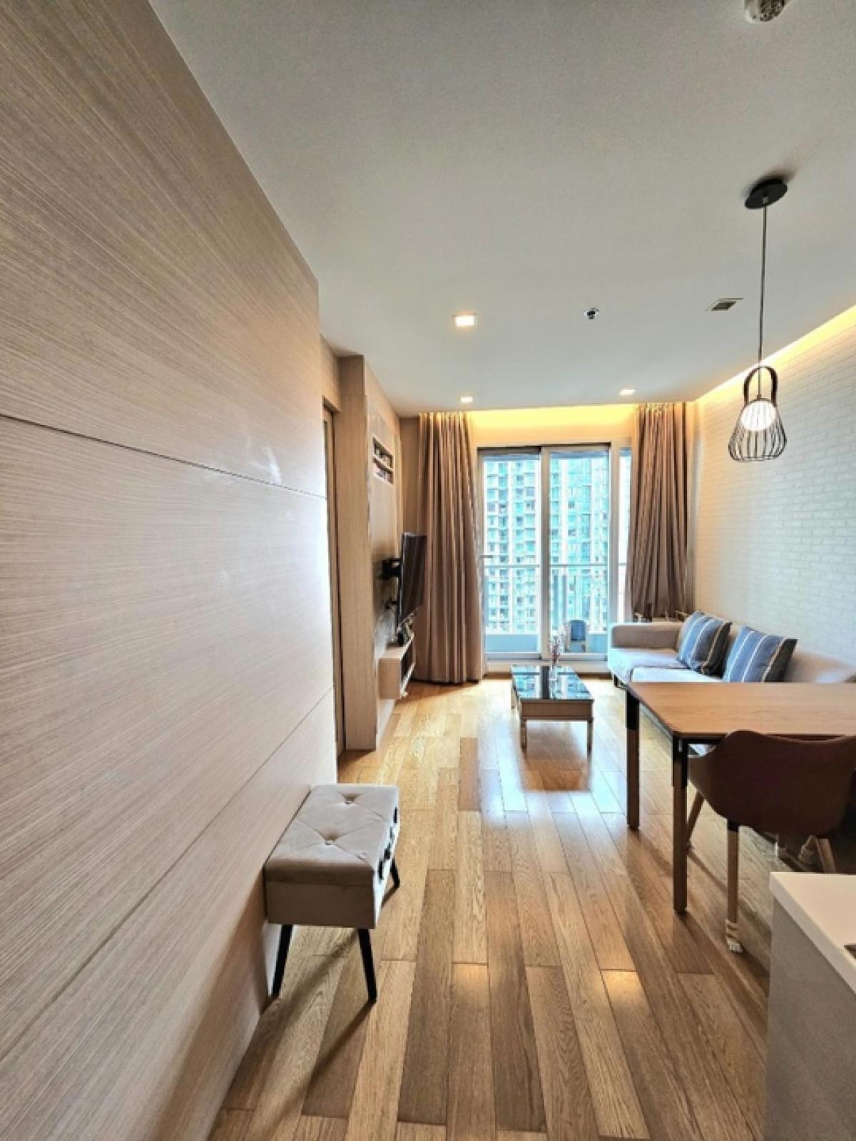 For RentCondoRama9, Petchburi, RCA : Beautiful room, high floor 🏙️The Address Asoke 46 sqm. 1 bed 1 bath fully furnished. Interested, call 099-263-6615 or 085-554-9989.