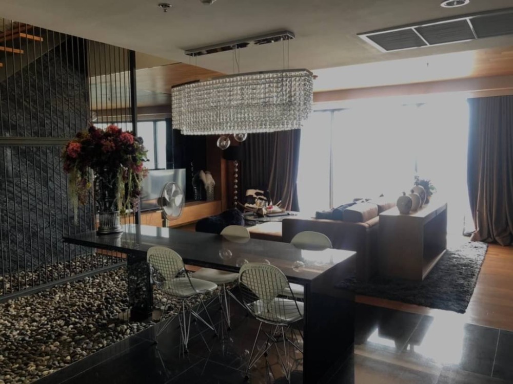 ให้เช่าคอนโดอารีย์ อนุสาวรีย์ : For Rent ห้อง Penthouse Duplex 3Bed/3Baths วิวสนามม้าสวยมาก ที่ Siamese ratchakru ใกล้ BTS อารีย์เพียง 250m !!!!