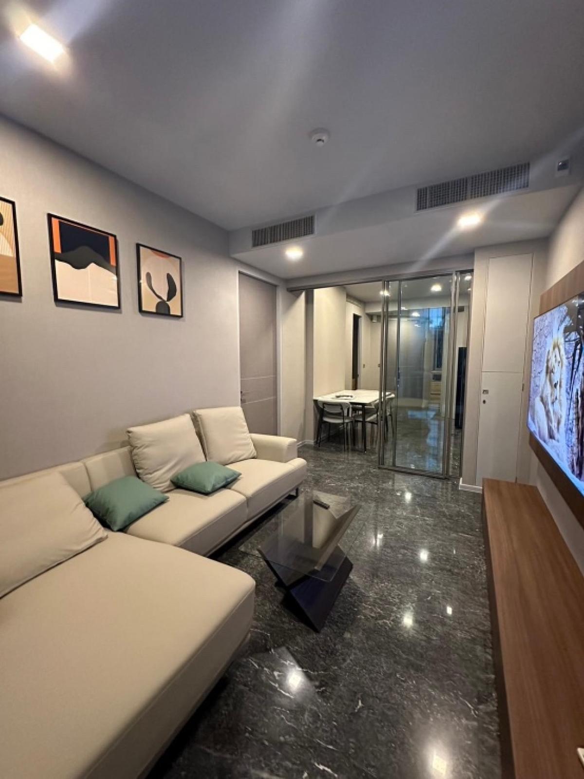 ให้เช่าคอนโดสุขุมวิท อโศก ทองหล่อ : 📢👇 Low rise petfriendly , quiet and peaceful place, in Em district area, near Benjasiri park,  nice decoration, unblocked view.