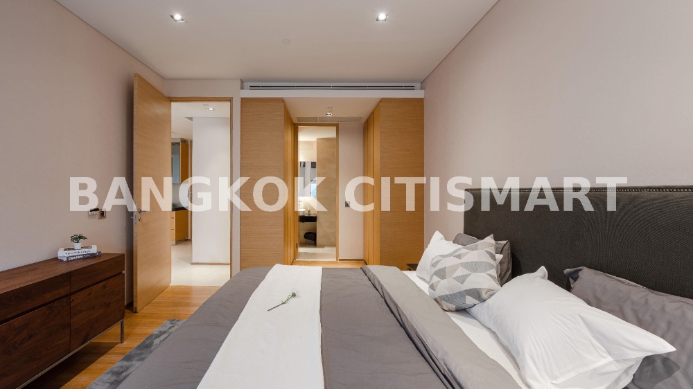 For SaleCondoSilom, Saladaeng, Bangrak : 🔥🔥 HOT 🔥🔥 Large room, beautifully decorated ++ SALADAENG RESIDENCES 61.64 sq.m. Beautiful location, good price, stock for sale in every project throughout Bangkok. 📲 LINE : multi.property / TEL : 096-692-2245