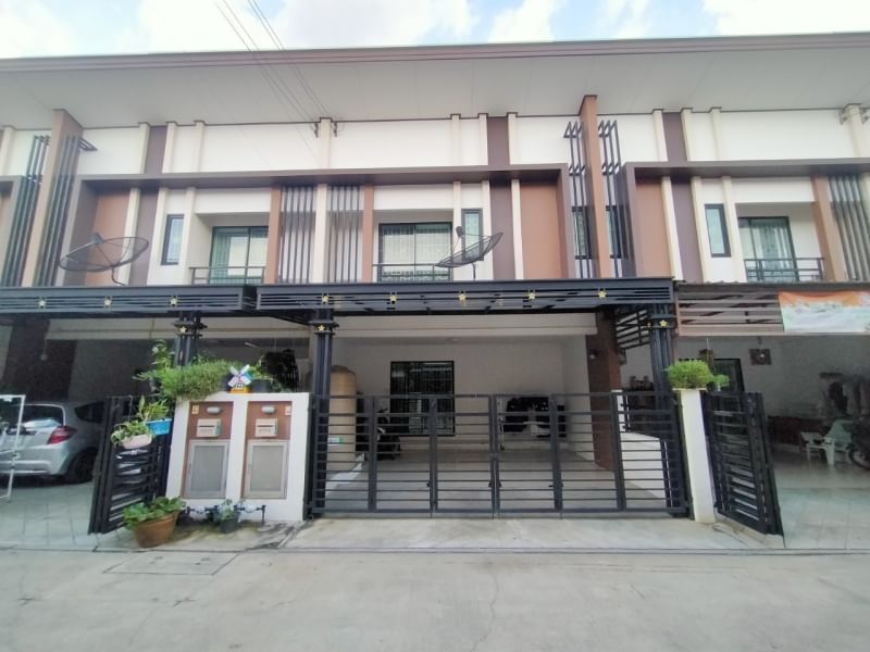 For SaleTownhomePathum Thani,Rangsit, Thammasat : For sale 1.98 million, Baan Fa Piyarom Niwa Phase 14, Lam Luk Ka Khlong 6, Bueng Kham Phroi Subdistrict, Lam Luk Ka District, Pathum Thani Province