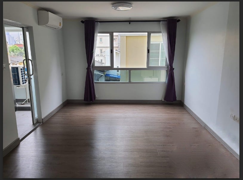 For RentCondoSathorn, Narathiwat : 🔥🔥 Condo for rent, newly renovated room, Lumpini Place Sathorn 🔥 Near BTS Chong Nonsi 🔥.