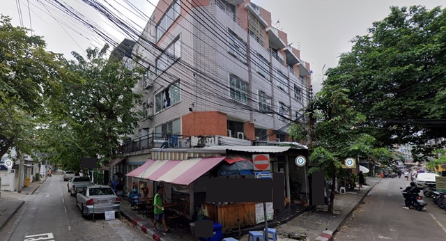 For RentShophouseRatchadapisek, Huaikwang, Suttisan : Ratchada 7-13 3rd time discount 39,999 baht per month Dormitory shop Studio 2units Sangkomsongkor 19-24 for rent 5-story commercial building in front of the University of the Chamber of Commerce  Vibhavadi Rangsit. 43sqw