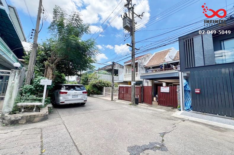 For SaleTownhouseKaset Nawamin,Ladplakao : Townhouse for sale, 2 floors, area 33 square wah, Srinakorn Phatthana Village 2, Nawamin Road, Soi Nawamin 80