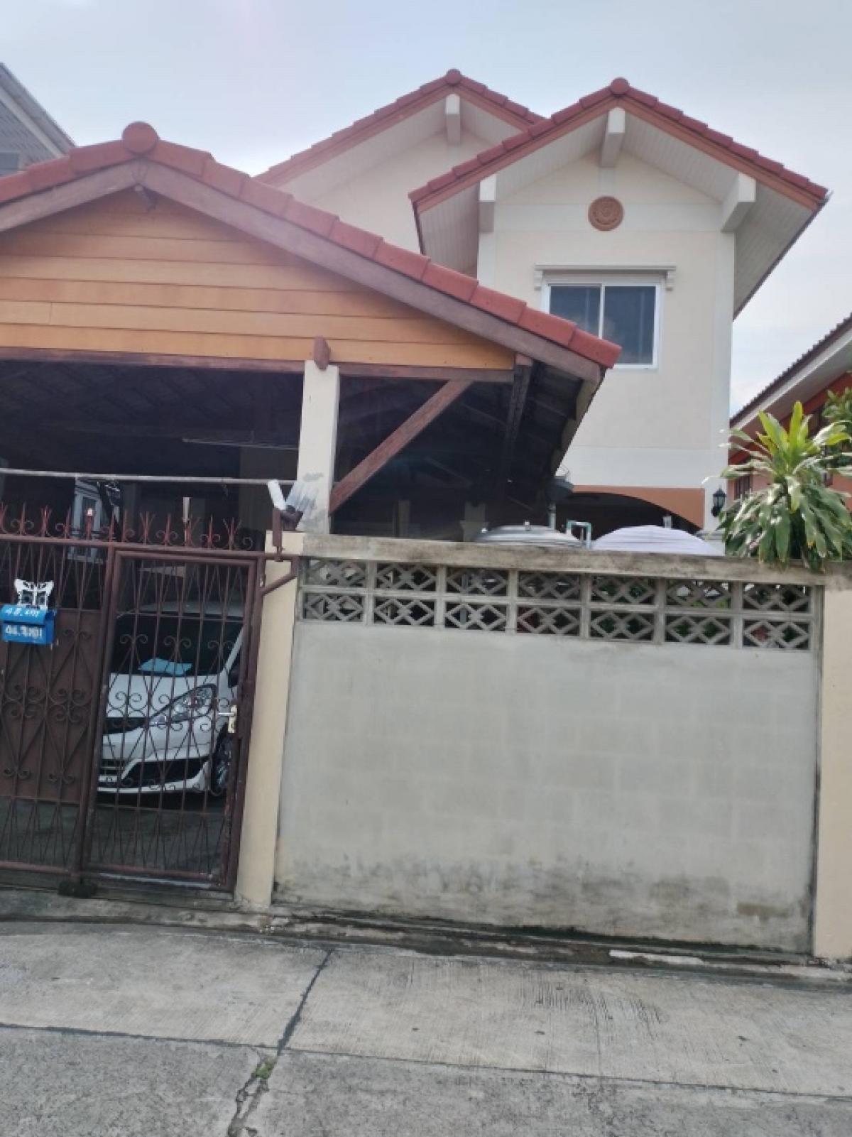 For SaleHouseLadkrabang, Suwannaphum Airport : Single house for sale in Suan Luang Rama 9 area.