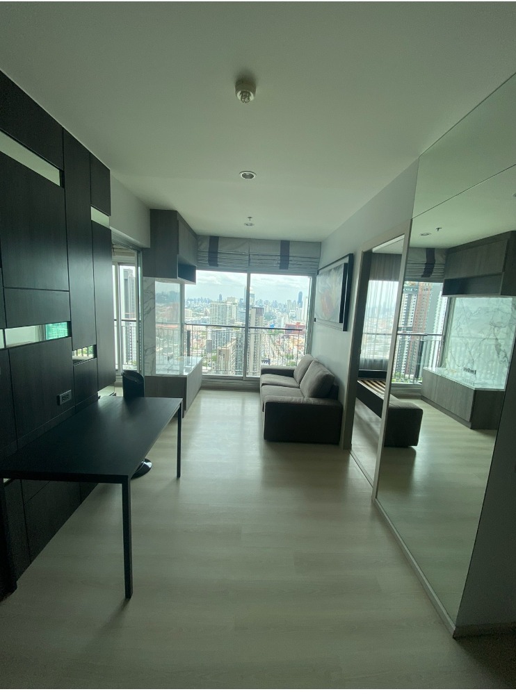 ขายคอนโดรัชดา ห้วยขวาง : Life Ratchadapisek / 1 Bedroom (FOR SALE), ไลฟ์ รัชดาภิเษก / 1 ห้องนอน (ขาย) LIL171