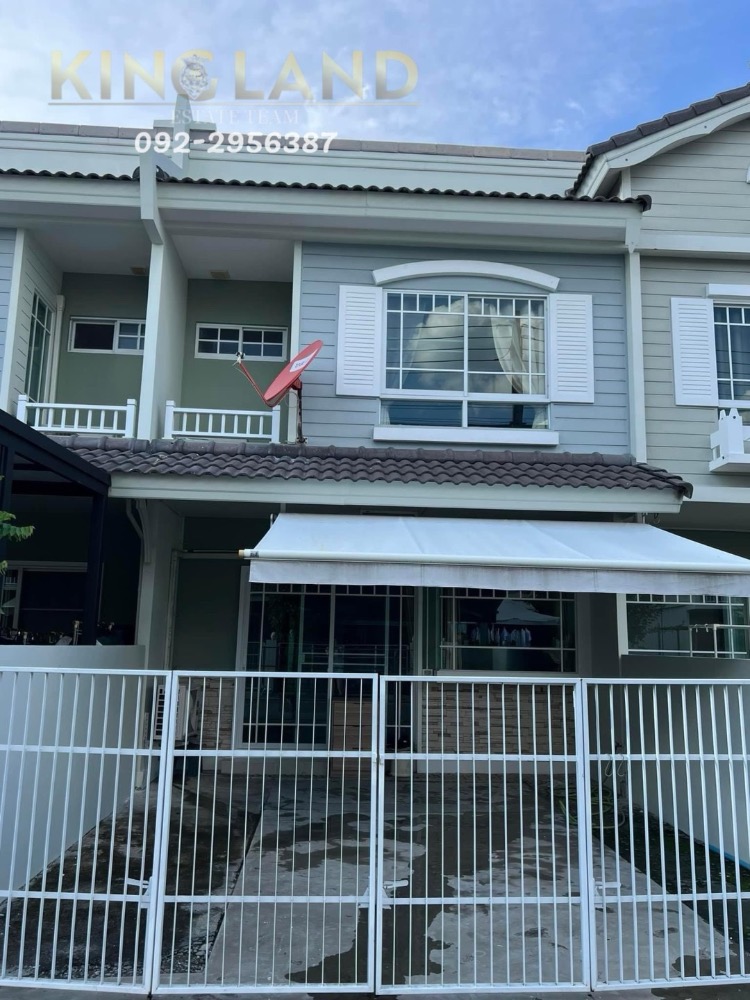 For RentHousePathum Thani,Rangsit, Thammasat : #Townhouse for rent Villaggio Rangsit-Klong 3: Villaggio Rangsit-Klong 3, 2 bedrooms, 3 bathrooms, 2 floors, parking for 2 cars, rental price 15,000/month #Pets allowed #Foreigners allowed