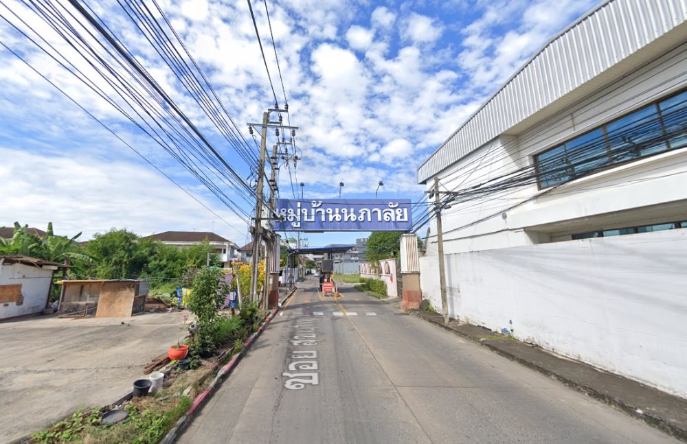 ขายบ้านบางนา แบริ่ง ลาซาล : บ้านเดี่ยว หมู่บ้านนภาลัย / 3 ห้องนอน (ขาย), Naphalai Village / Detached House 3 Bedrooms (FOR SALE) PUY401