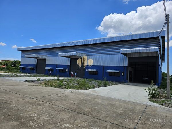 For RentWarehouseMahachai Samut Sakhon : Warehouse/office for rent, Si Wa Pha Sawatdee - Ekachai Rd., Nadi Subdistrict, Mueang Samut Sakhon District, Samut Sakhon, area 525 sq m.