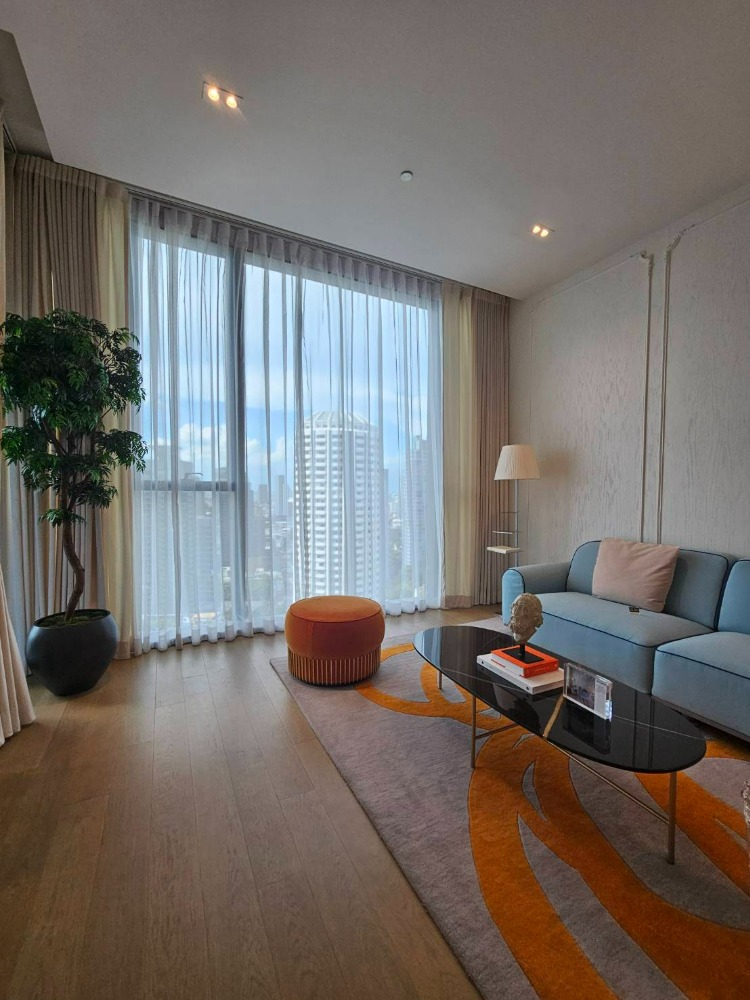 For SaleCondoSukhumvit, Asoke, Thonglor : Hot Deal! Fully Furnish The Strand Thonglor 1 Bed high floor, Contact : Nokki3z