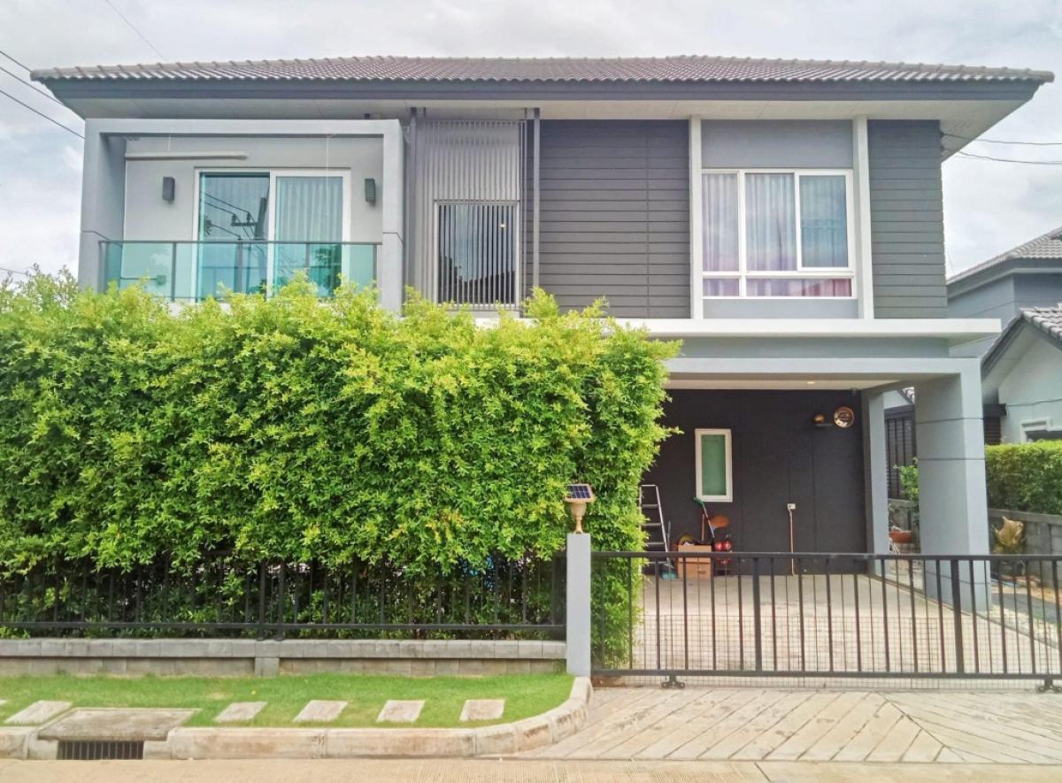 For SaleHousePathum Thani,Rangsit, Thammasat : 🩷🩷House for sale Centro Chaiyaphruek 345 Type: Magnitude The house is located behind the Club House, the largest house in the project.