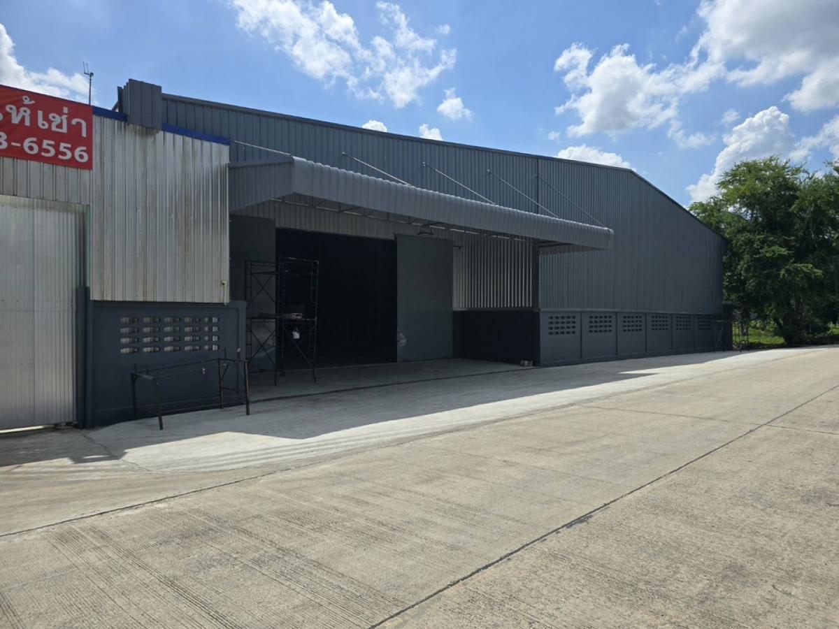 For RentWarehouseNonthaburi, Bang Yai, Bangbuathong : 👉🏼For rent: Large warehouse, 800 sq m, with private bathroom and parking space, Sai Noi location.