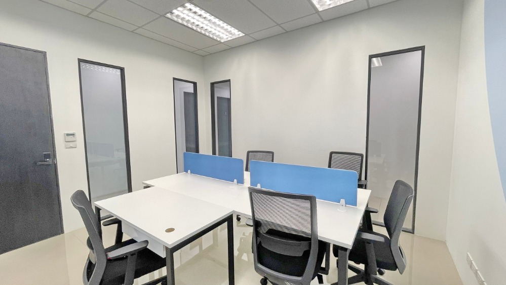 For RentOfficeRatchadapisek, Huaikwang, Suttisan : OF0041♕OFFICE FOR RENT♘NEAR MRT HUAI KHWANG♖M9 SQUARE @RATCHADA♖START AREA:15.55SQ.M.＄RENT:25,000฿☏ O92-8676473,O65-9423251♙LINE:@newnormal