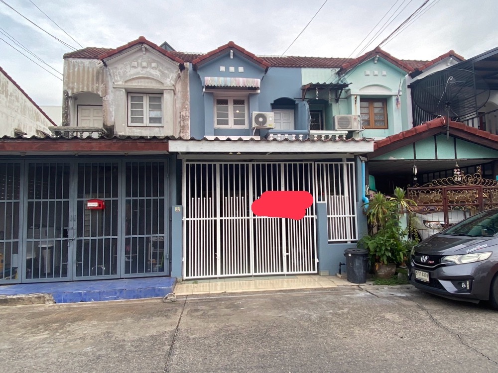 For SaleTownhousePathum Thani,Rangsit, Thammasat : For sale: renovated house in Rinthong Village, Khlong Song, Lam Luk Ka, near Khu Khot BTS station