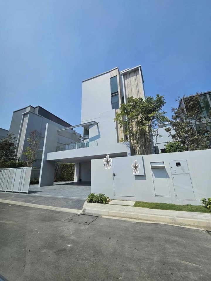 For RentHousePattanakan, Srinakarin : Luxury house for rent VIVE Krungthep Kreetha (ready to move in)