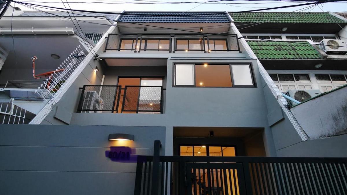 ขายทาวน์เฮ้าส์/ทาวน์โฮมสุขุมวิท อโศก ทองหล่อ : 📢👇ขาย Townhouse 3 ชั้น พร้อมผู้เช่า สัญญาสิ้นสุด 31 สิงหาคม 68 (ราคาเช่า 78k)