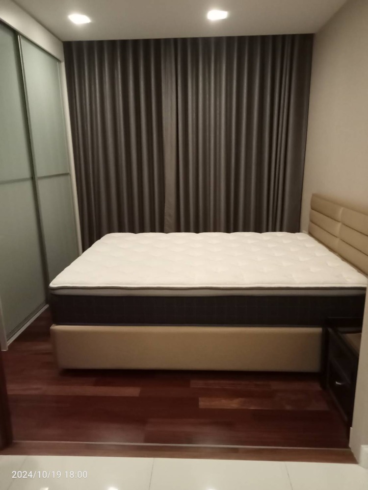 ขายคอนโดสมุทรปราการ สำโรง : Urgent Sale The Metropolis Condominium 1 Bedroom 1 Bathroom 35 Sq.m. on 19th Floor Fully Furnish Ready to move in Selling Price 2,980,000 Baht