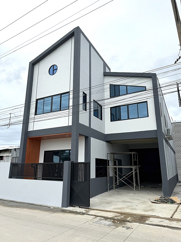 For RentWarehousePathum Thani,Rangsit, Thammasat : #Warehouse for rent, Soi Bongkot 14, Khlong Song, Pathum Thani, warehouse with living space, 3-phase electricity, 2 bedrooms, 1 office, 1 living room, 1 kitchen, 3 bathrooms, plus 3 air conditioners