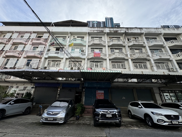 For SaleShophouseRamkhamhaeng, Hua Mak : Urgent sale, 5-storey shophouse, good location, community area, next to Ramkhamhaeng Hospital