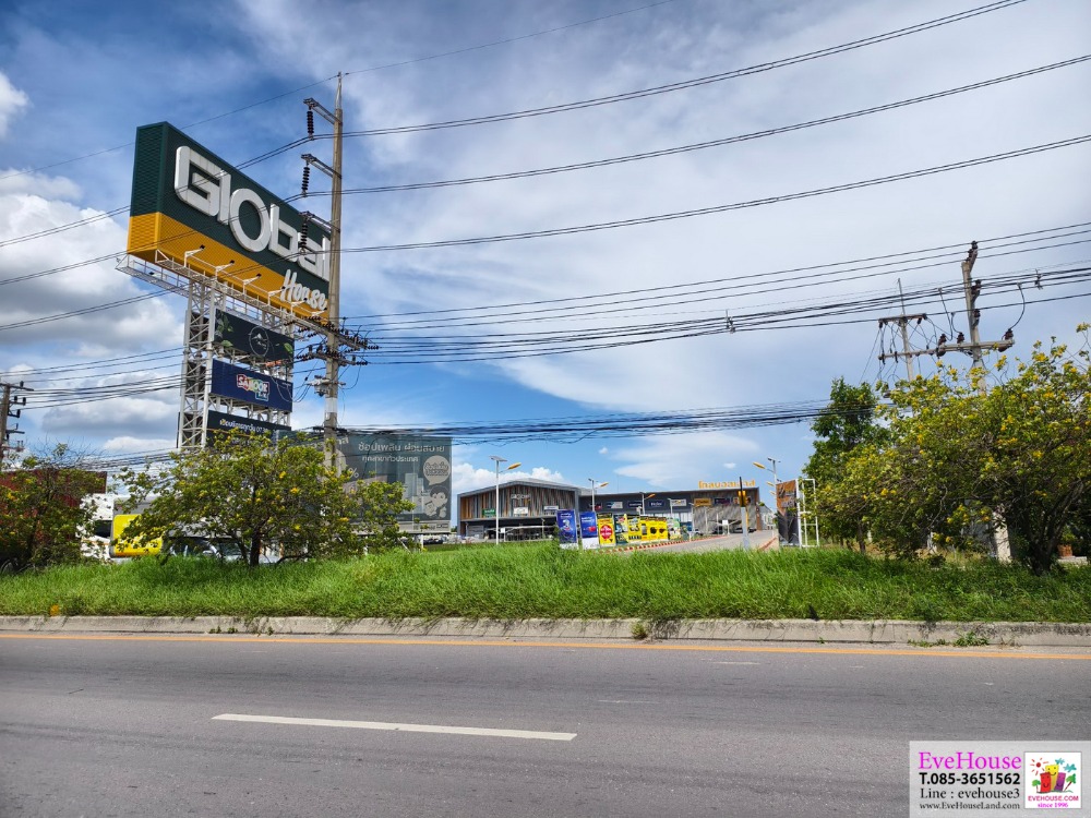 For SaleLandMahachai Samut Sakhon : Land for sale, on Setthakit Road 1, Krathum Baen Samutsakorn. ( 6 lane road ) Size 6.5 rai  Very wide front. 76 million baht..