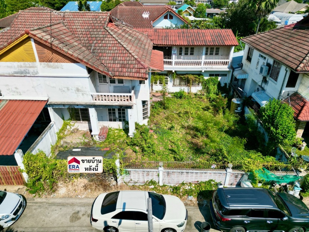 For SaleHouseLadprao101, Happy Land, The Mall Bang Kapi : For sale: Twin house, 81 sq.w., Soi Lat Phrao 101, width 16 meters, near Lotus Lat Phrao 101, only 300 meters.