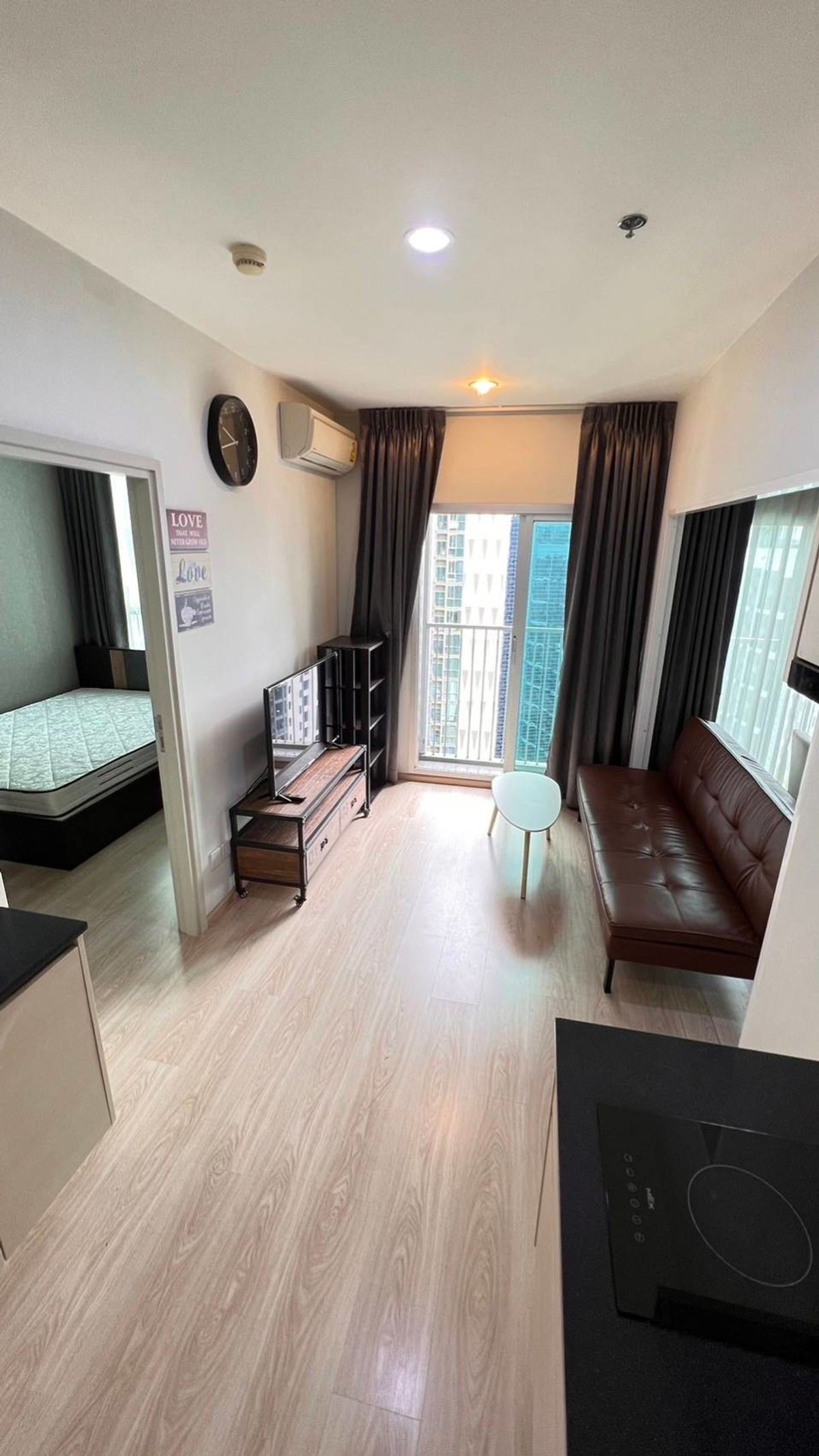 For RentCondoRatchadapisek, Huaikwang, Suttisan : Urgent rent Noble Revolve Ratchada (ready to move in)