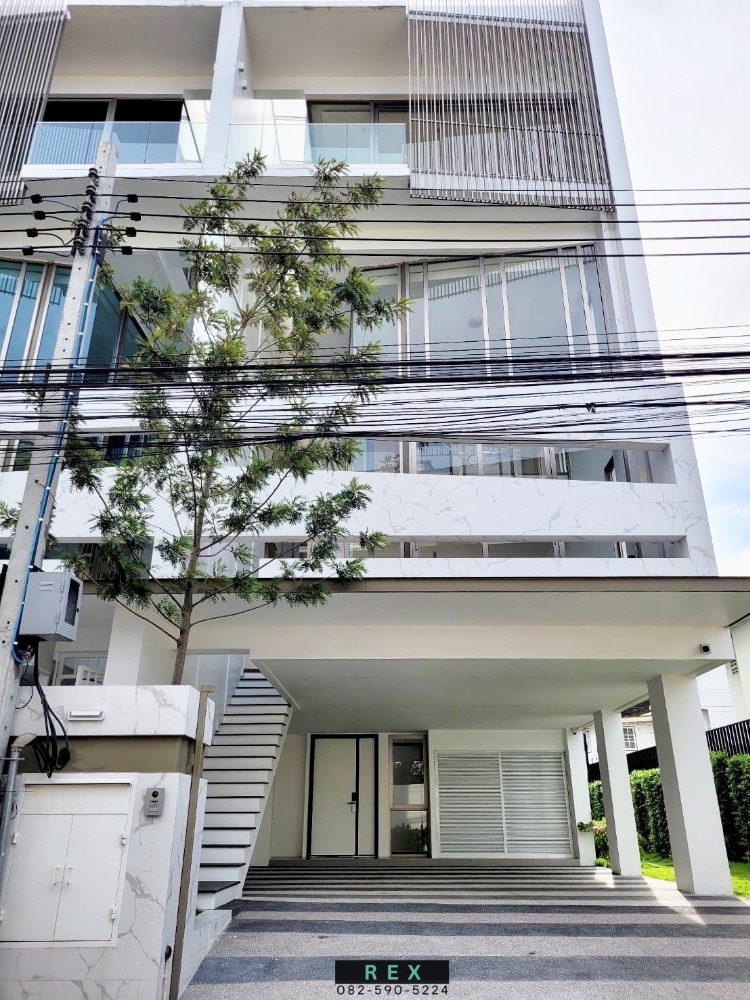 For SaleHome OfficeLadprao, Central Ladprao : For sale: 4-storey Home Office with elevator, Lat Phrao 35 (Ratchada 32), size 400 sq m., Ratchada Road, Lat Phrao