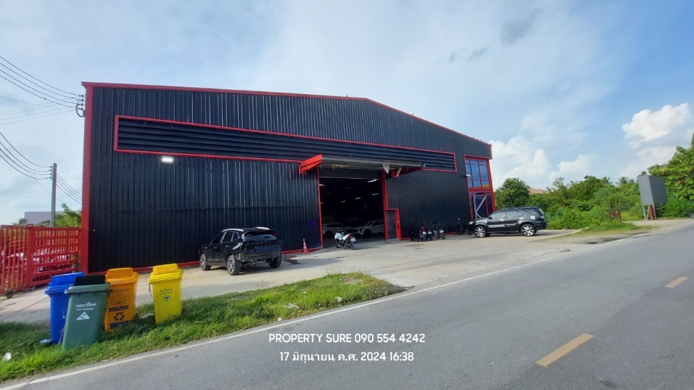 For LeaseholdShowroomRama5, Ratchapruek, Bangkruai : For rent + body repair shop and standard paint shop, location on Ratchaphruek Road - Rama 5 Roundabout - Nakhon In Road, Nonthaburi. New shop with all lifting equipment. Can start working immediately.