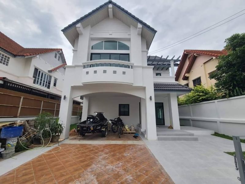 For SaleHouseSriracha Laem Chabang Ban Bueng : Single house for sale near J-Park Sriracha, house in the Grand Park Ville project