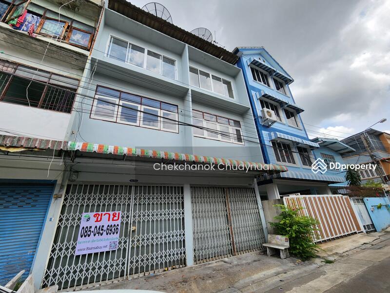 For SaleShophousePinklao, Charansanitwong : For sale: 3-storey, 2-unit shophouse, Charan 25, land area 27 sq m, usable area 324 sq m, 3 bedrooms, 3 bathrooms, urgent 6.2 million baht.