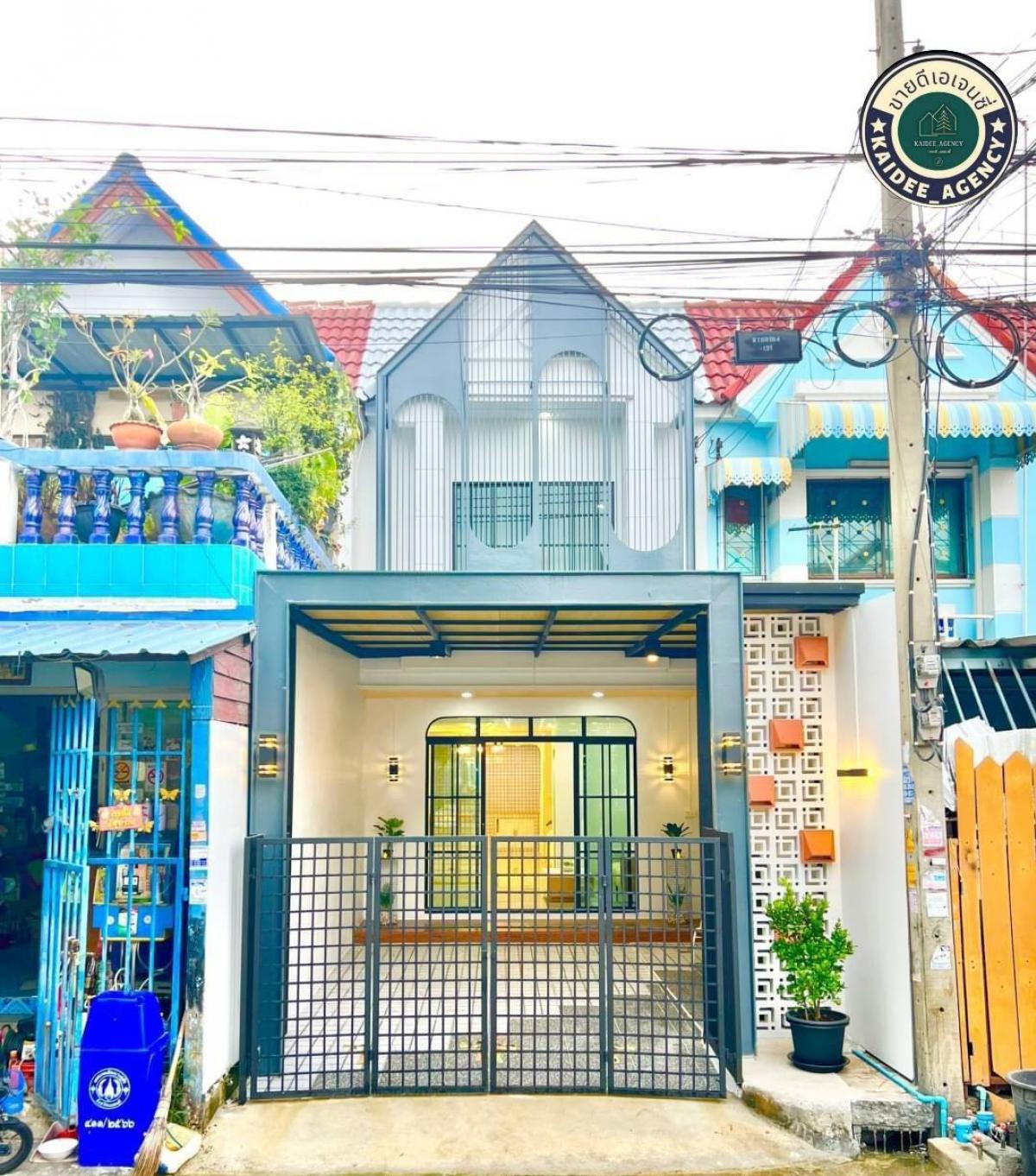 For SaleTownhouseNonthaburi, Bang Yai, Bangbuathong : Full Love Village, Bang Kruat, Soi Wat Lat Pla Duk, Bang Bua Thong, Nonthaburi, near Central Westgate, near the Purple Line, Bang Yai, far from Big C, Lotus, Makro.