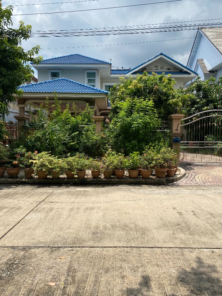 For SaleHousePathum Thani,Rangsit, Thammasat : Lake Garden Ville Village, Khlong 3, 2-storey detached house, area 120 sq m., with private lake view, good atmosphere, quiet